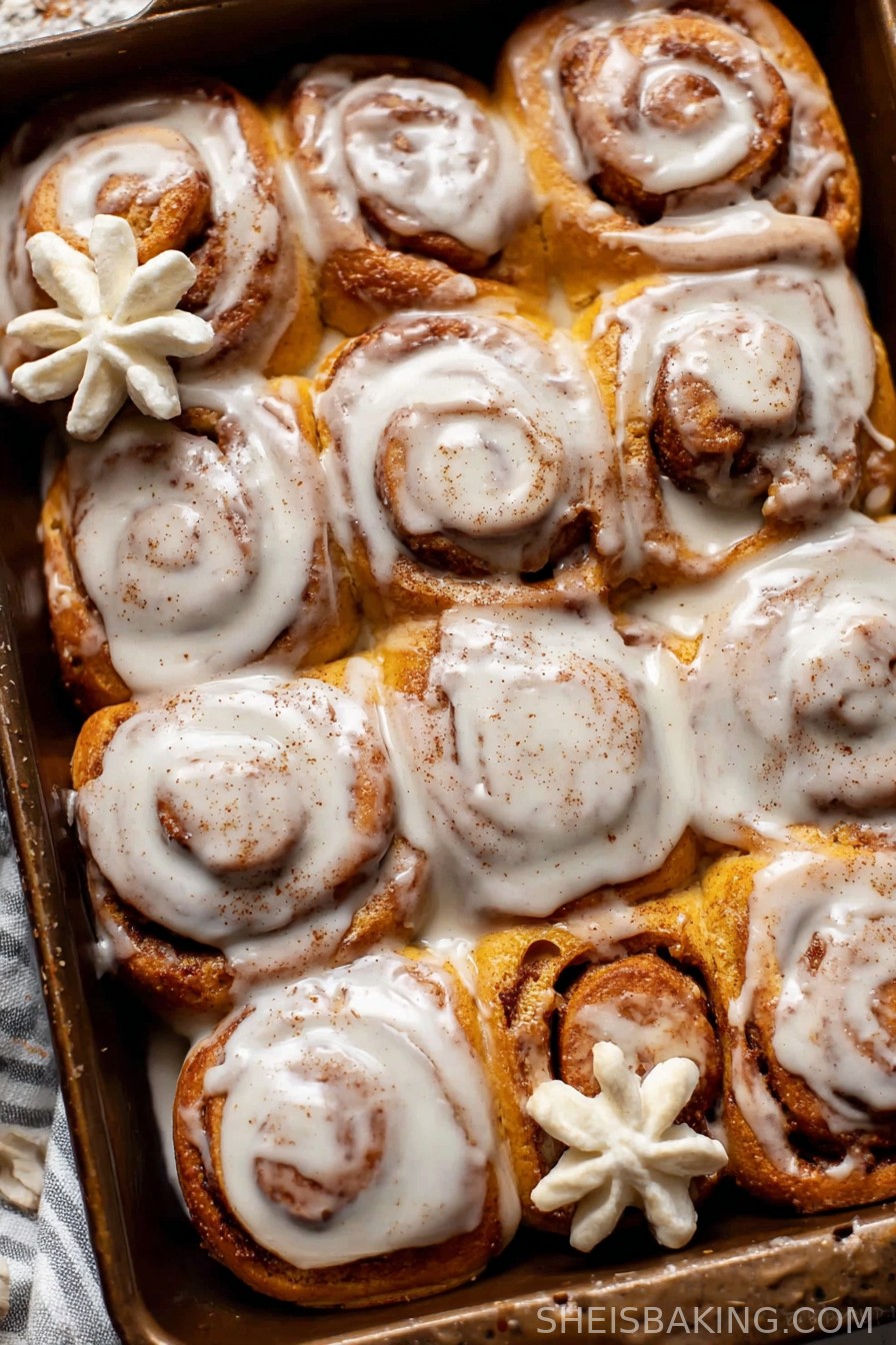 Soft Gingerbread Cinnamon Rolls